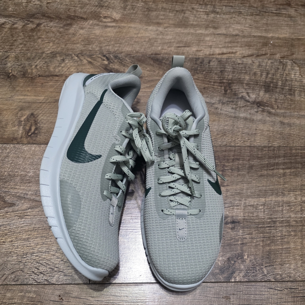 Nike Flex Experience Sneaker Women Size 9